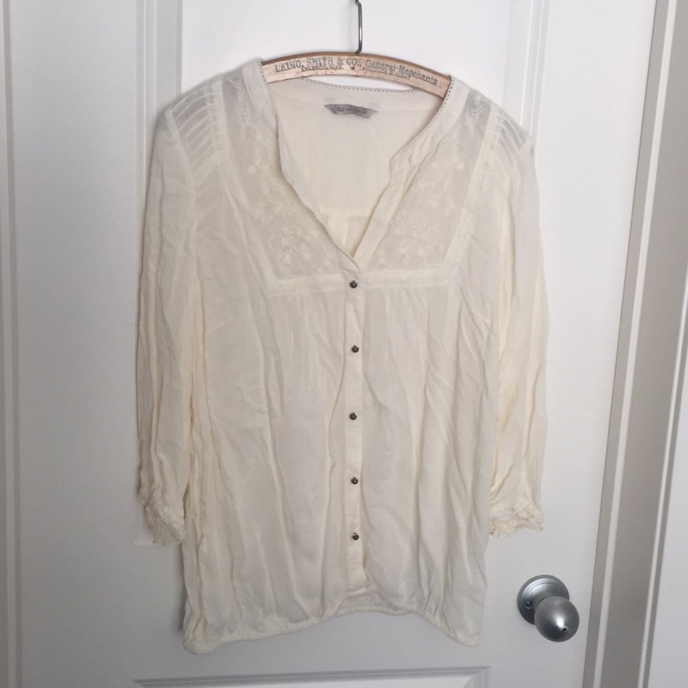 Delicate cream blouse! Excellent used condition